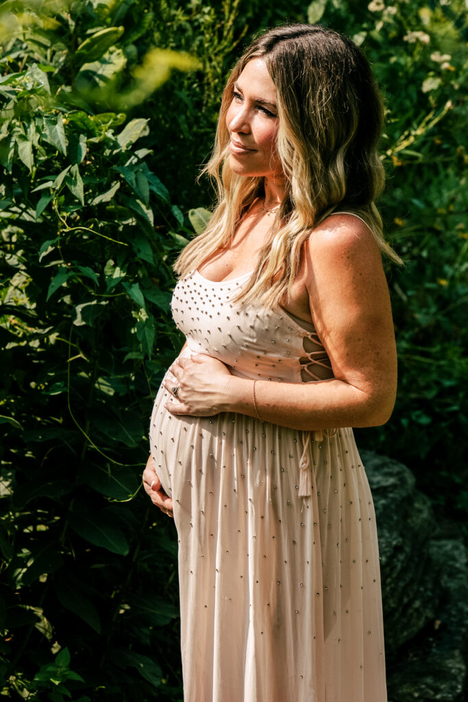 Mom maternity session by Asheville Photographer Dawn E Roscoe
